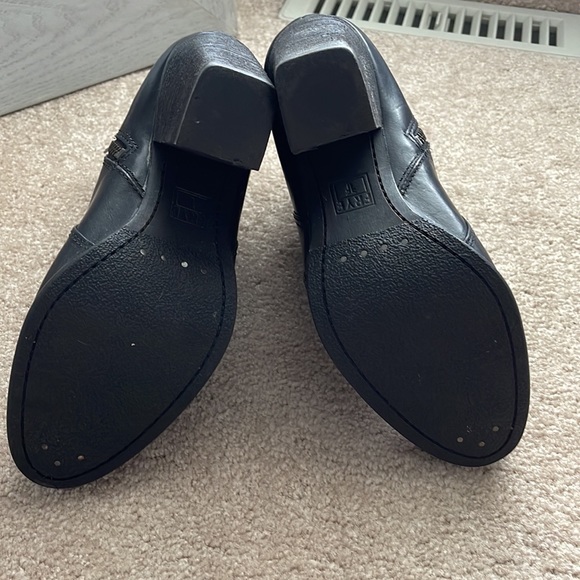 ❤️Gorgeous❤️ The perfect Frye heeled bootie!  Black leather size 8.5 - Picture 4 of 15